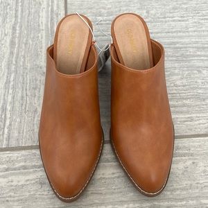 NWT old navy clogs size 9 women’s